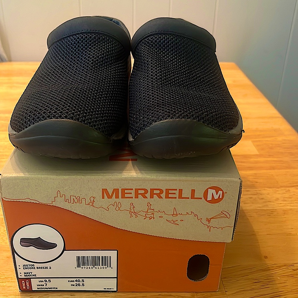 Women’s Merrell Clogs size 9.5 navy